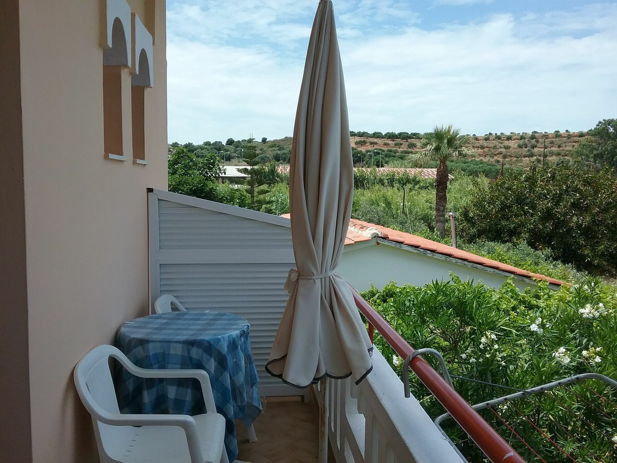 Ilona Apartments Chrissi Akti Chania Exterior foto